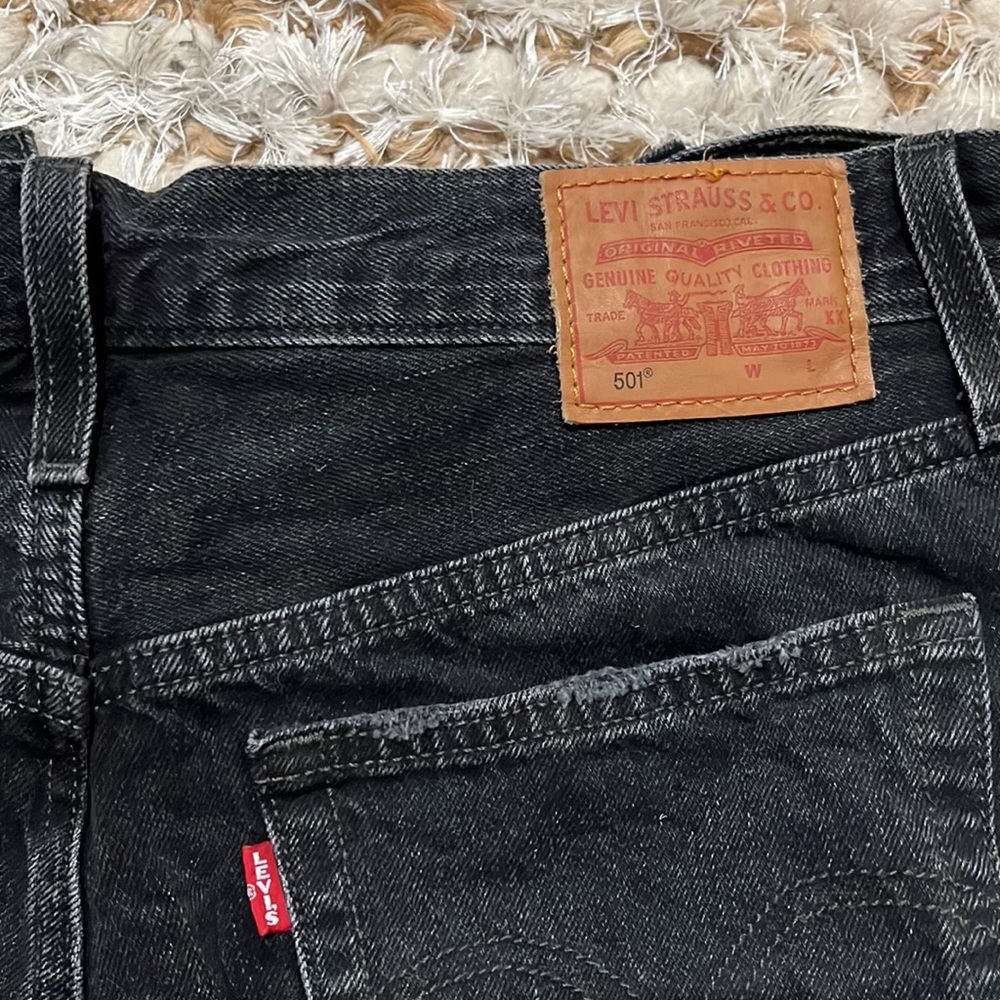 LEVI’S 501® HIGH RISE WOMEN'S SHORTS - Picture 3 of 7
